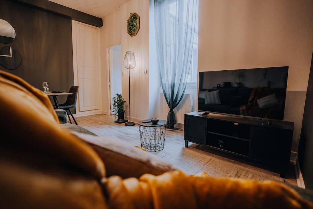 Châteauroux Le Bertrand • Le Raffinement En Coeur De Ville מראה חיצוני תמונה