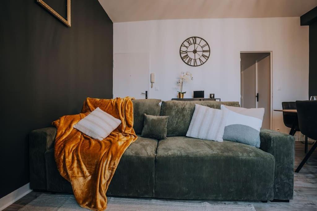 Châteauroux Le Bertrand • Le Raffinement En Coeur De Ville מראה חיצוני תמונה